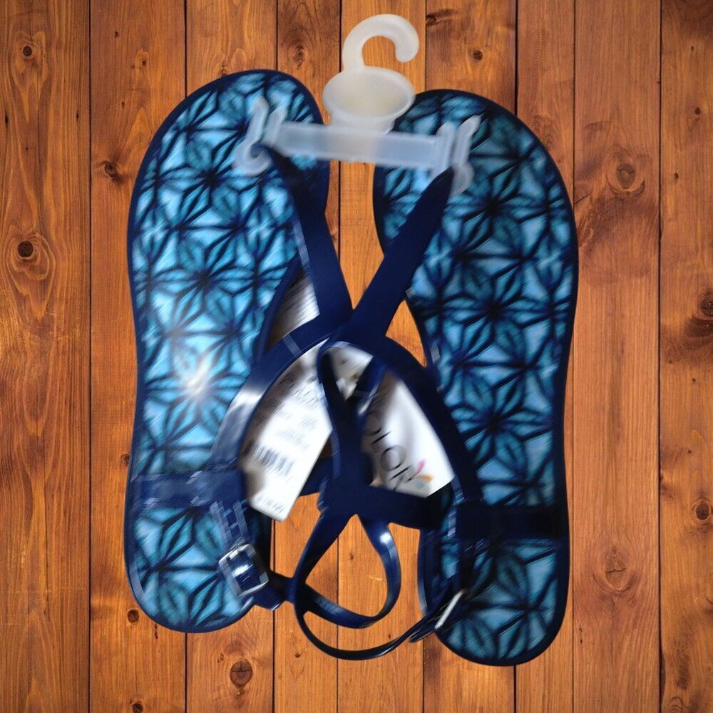 All for Color Size 9 Jelly Sandals T strap Thong Blue Geometric Print Insole NEW